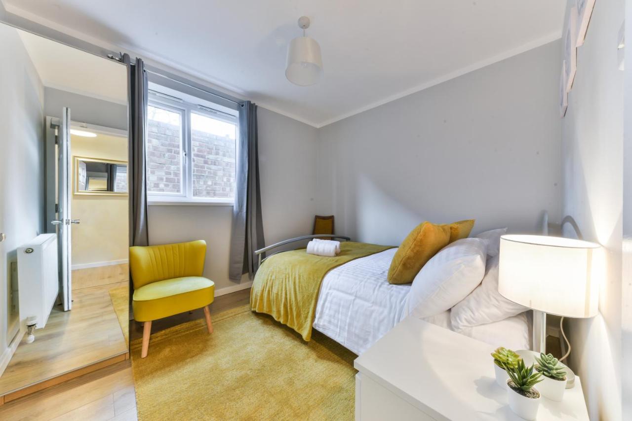 ヒースロー Royal Living Propertiesヴィラ エクステリア 写真